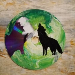 Ombre de loup sur peinture fluide O² vous propose une œuvre sur CD